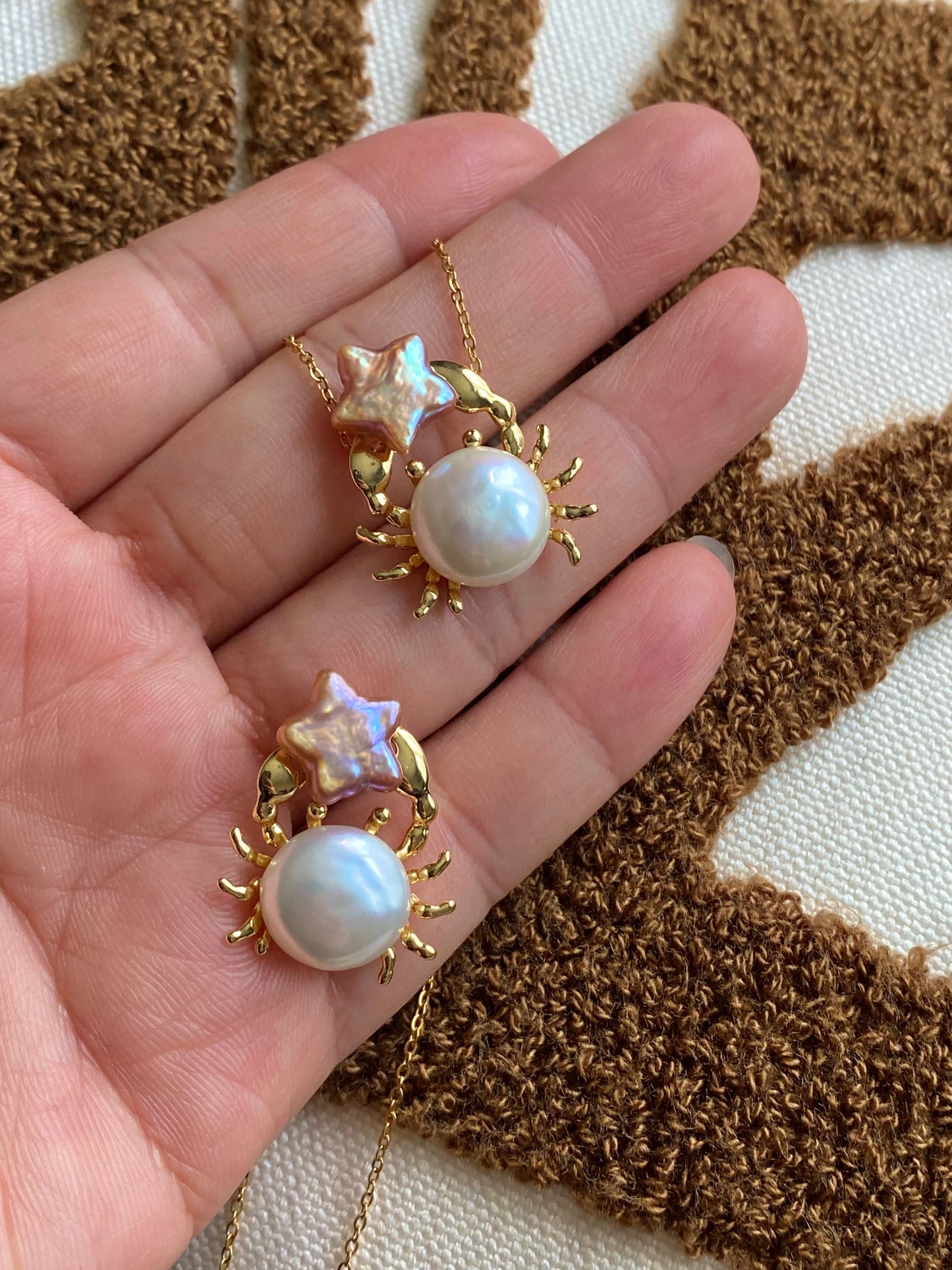 Celestial Crab Pearl Pendant – Gold Crab Baroque Pearl Necklace, Ocean Lover Gift, Cancer Zodiac Jewelry, Handmade unique star Necklace