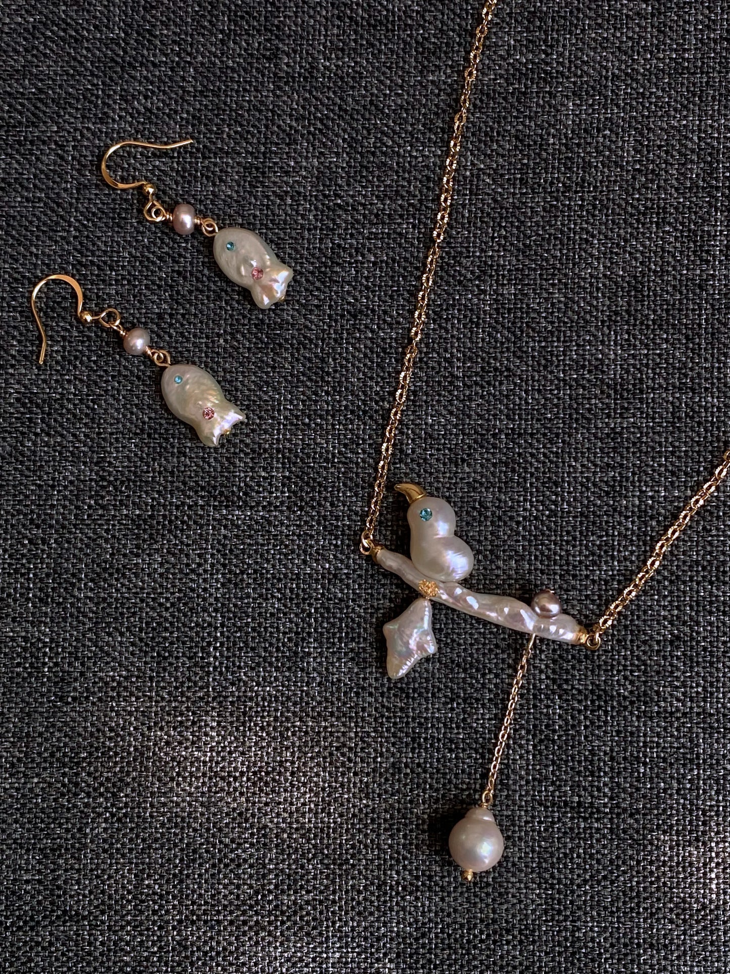 Handmade Nature-Inspired Baroque Pearl Bird Pendant Necklace Unique Gift for Bird Lovers Whimsical Forest Fairy Pearl Jewelry gift for her