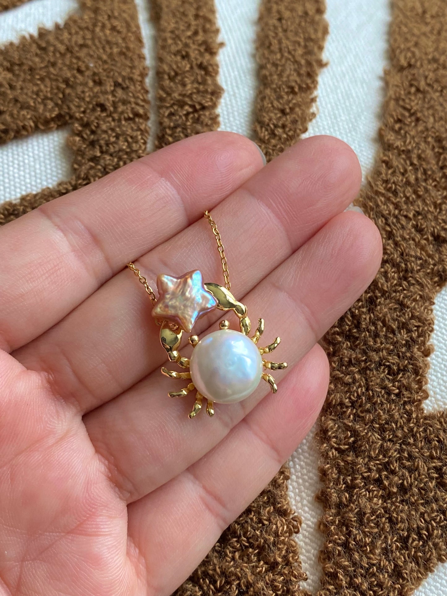 Celestial Crab Pearl Pendant – Gold Crab Baroque Pearl Necklace, Ocean Lover Gift, Cancer Zodiac Jewelry, Handmade unique star Necklace
