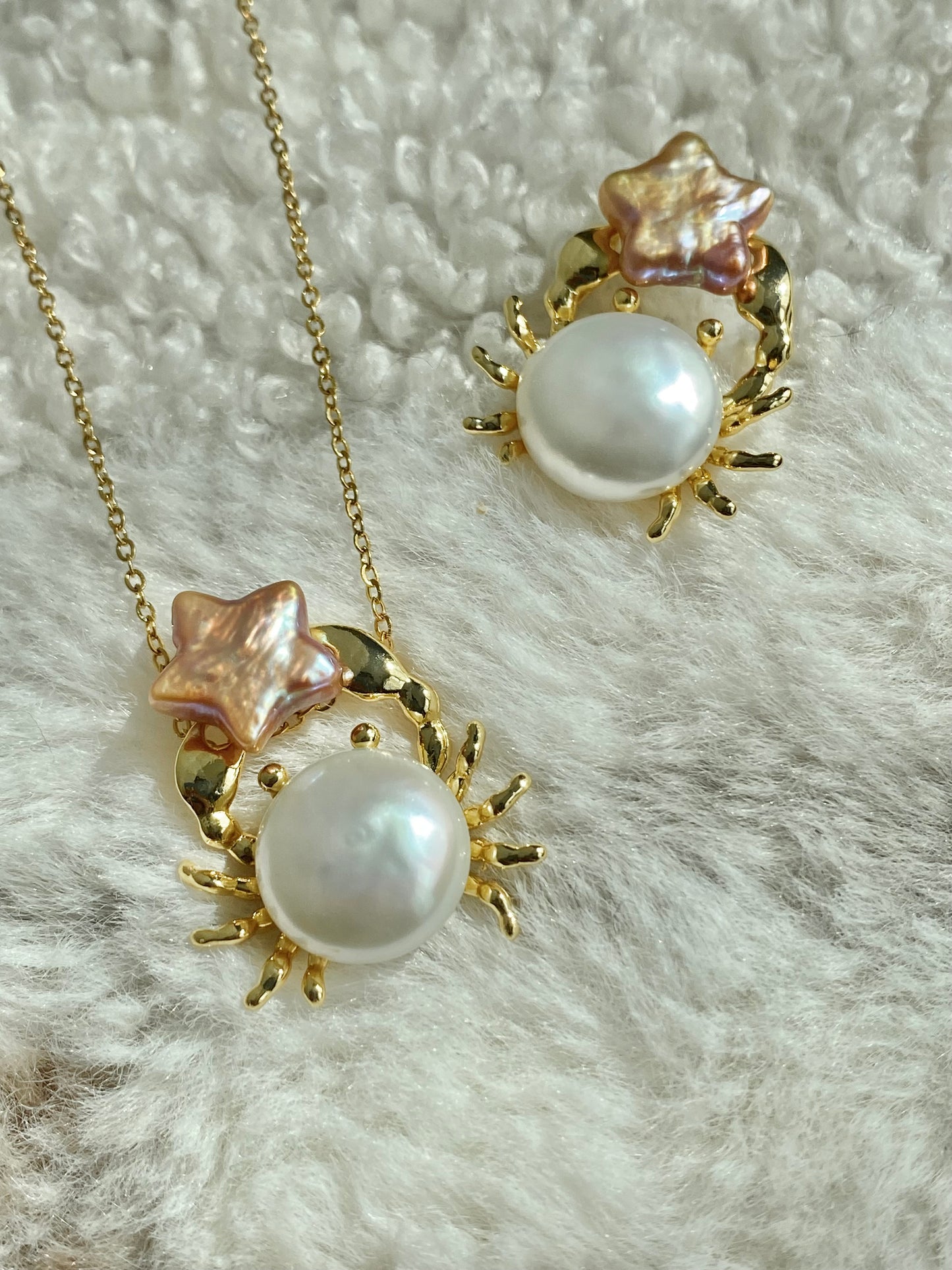 Celestial Crab Pearl Pendant – Gold Crab Baroque Pearl Necklace, Ocean Lover Gift, Cancer Zodiac Jewelry, Handmade unique star Necklace