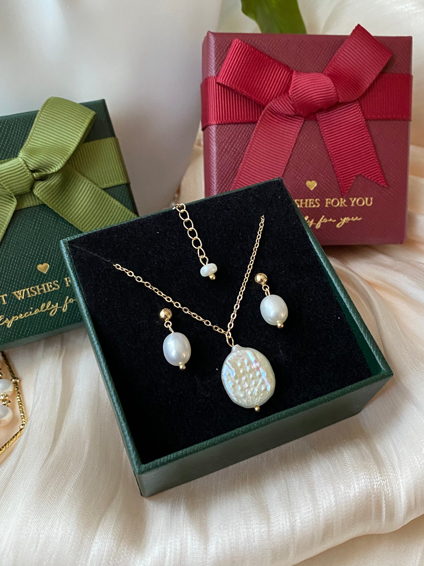 Best gift for her, Freshwater pearls earring with baroque pendant necklace,christmas gift set