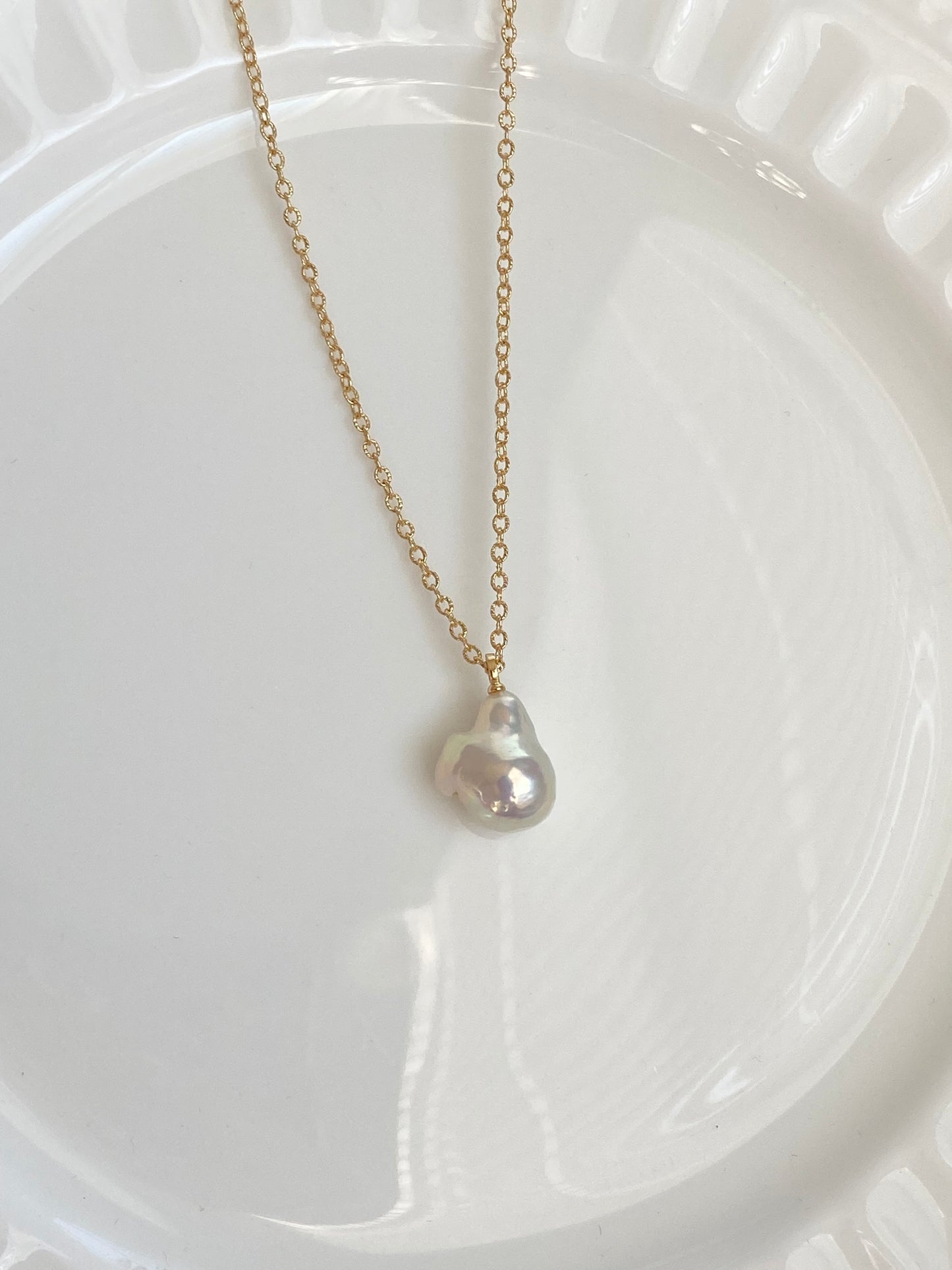 Minimalist Baroque Pearl Simple Necklace - Elegant Gold Chain Necklace  Dainty Layering Necklace - Wedding Jewelry Gift for Her