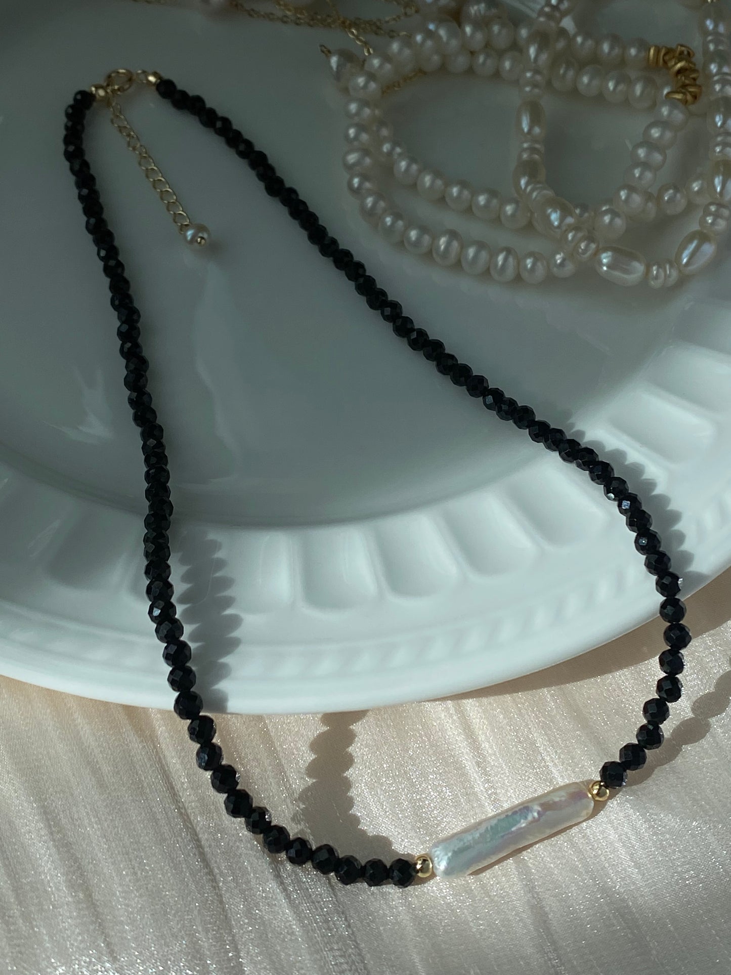 Natural Black spinel with top grade freshwater baroque biwa pearl chocher necklace,adjustable,gift for her,gift for him