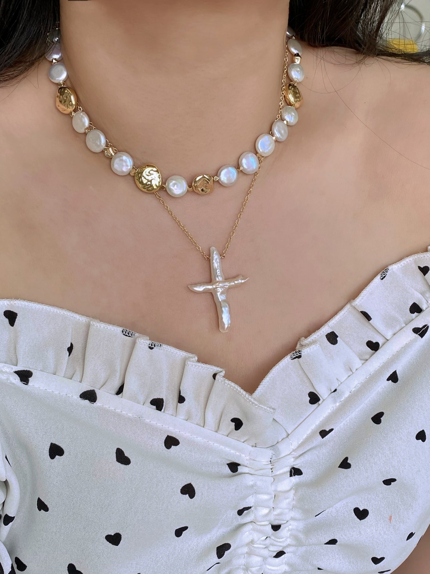 Freshwater Baroque Pear Necklace l Dainty Cross Necklace l Minimalist Necklace l Religious Pendant Necklace  l Symbolizing Faith and Hope