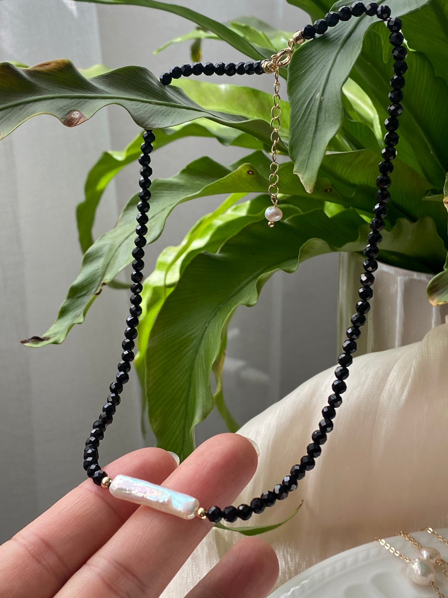 Natural Black spinel with top grade freshwater baroque biwa pearl chocher necklace,adjustable,gift for her,gift for him