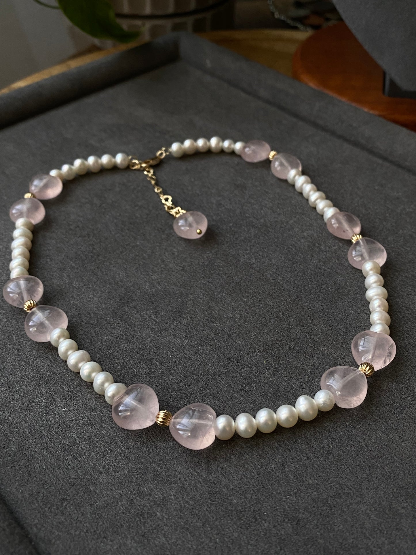 Pearl and Heart-Shaped Rose Quartz Necklace | Adorable Bow Knot Design | Versatile Love-Themed Jewelry