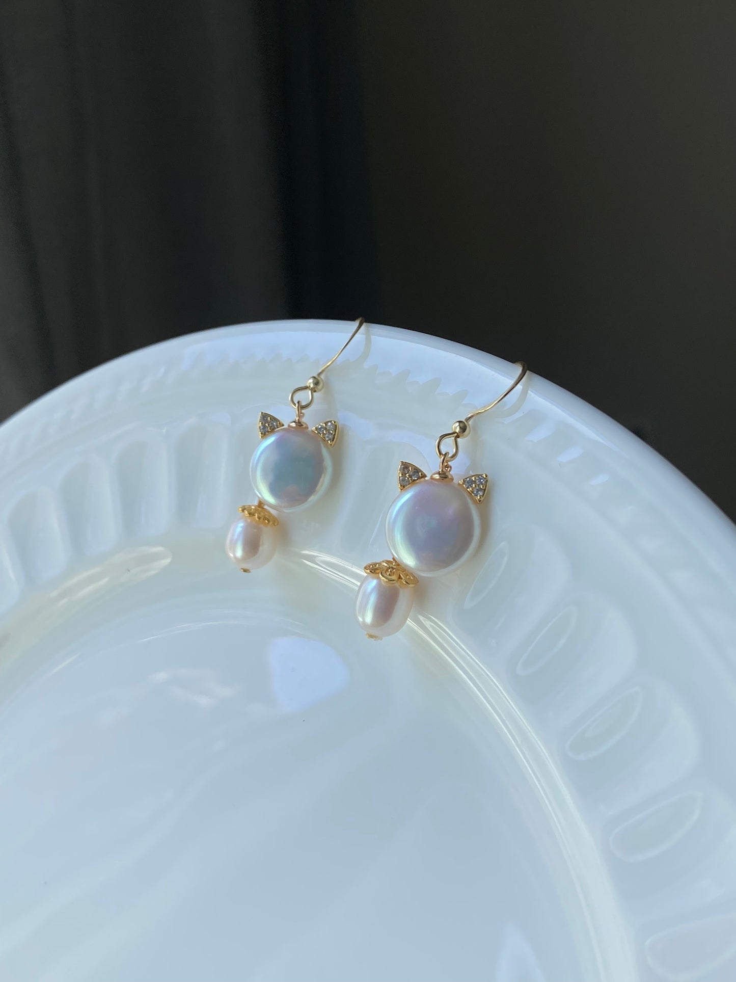 Freshwater Baroque Cat Pearl Earrings | Minimalist Baroque Pearl Kitty Earrings | Cute Animal lover gift for her