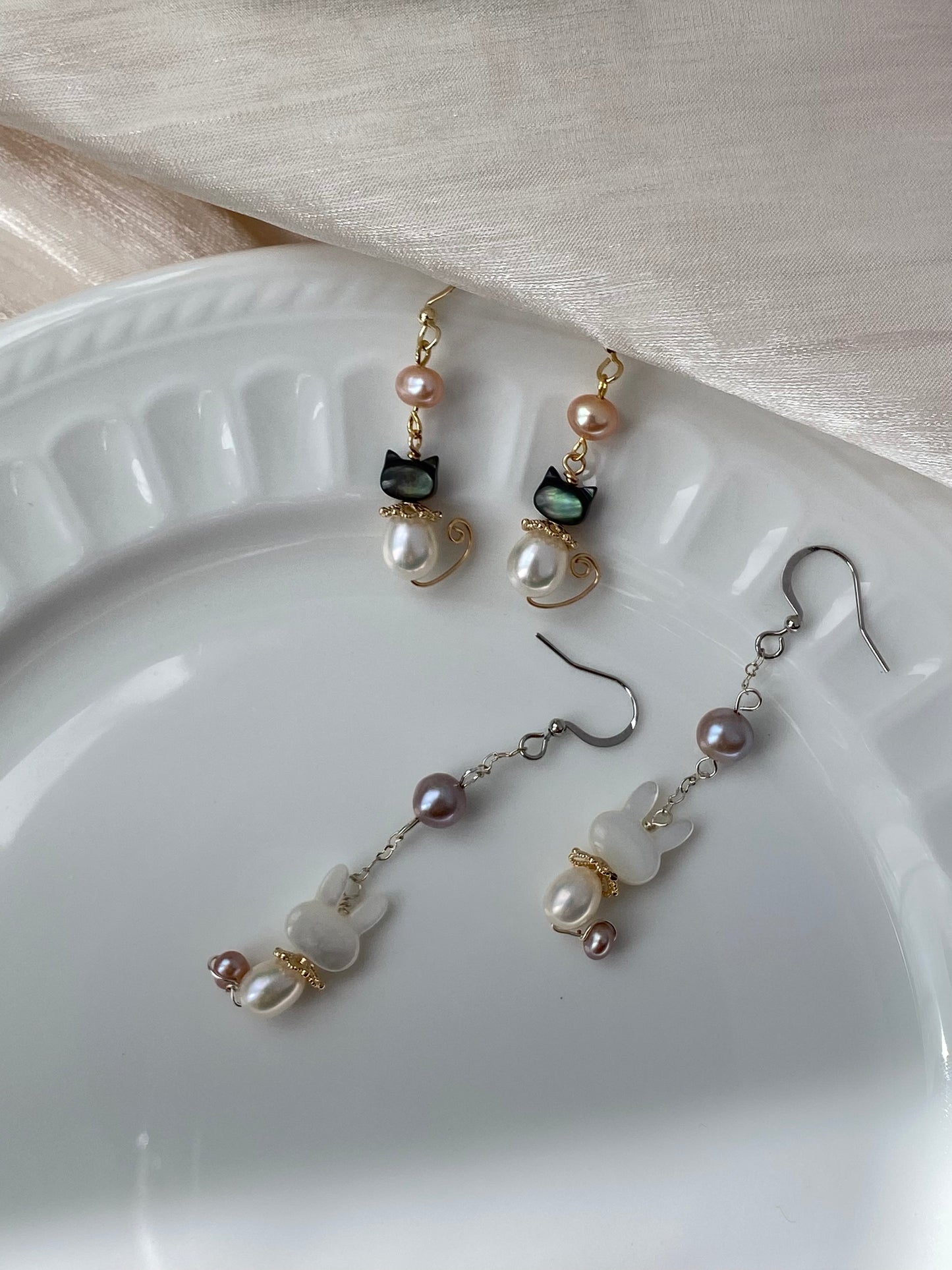 Natural freshwater pearl handmade cat bunny animal earring,gift for her,birthday gift,animal lovers gift