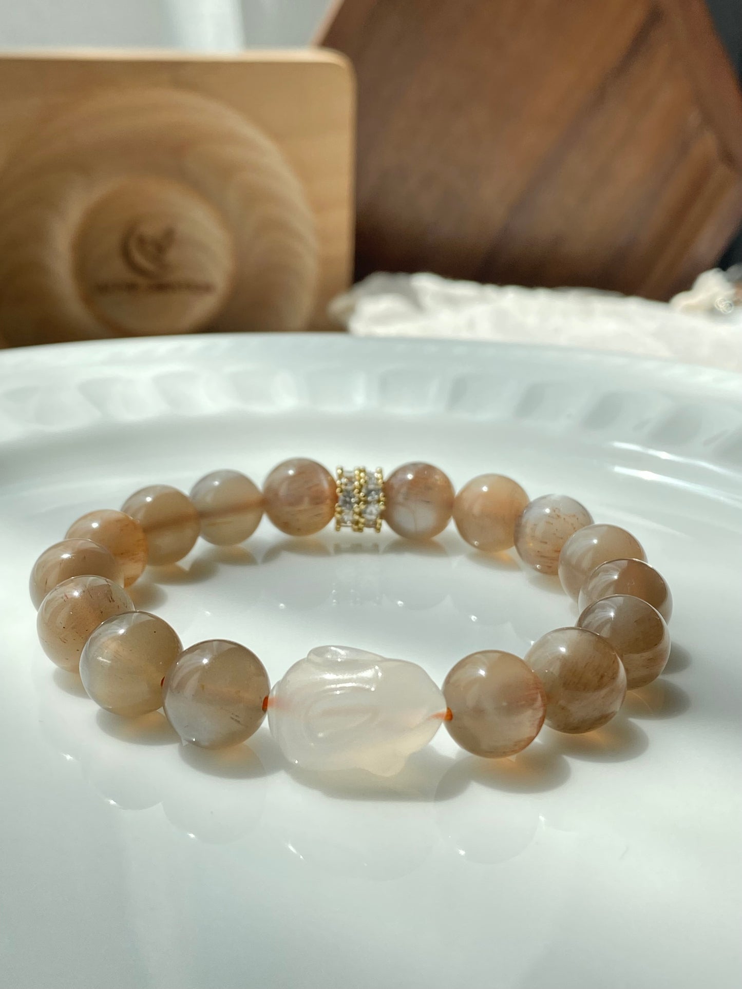 Natural Golden Rutilated Quartz and Handcraft Agate Rabbit Bunny Bracelet | Elegant Design | Balancing and Protective Bracelet