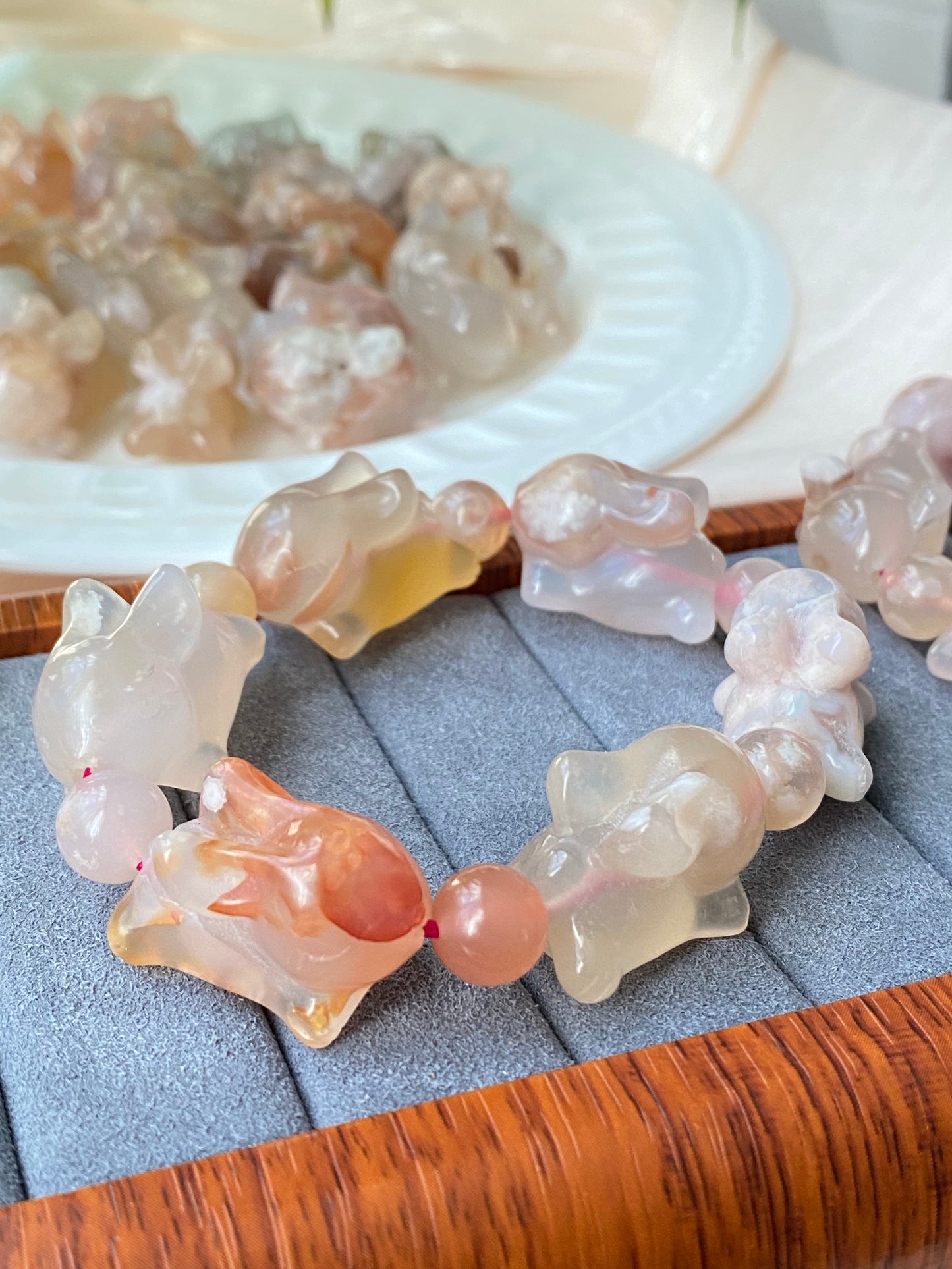 handcraft Natural flower agate-cherry blossom agate-sakura agate bunny flying rabbit bead bracelet