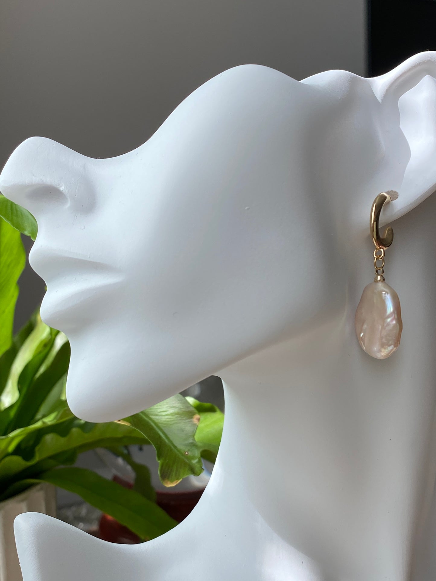 freshwater pearl pink blue luster baroque pearl dangle earring,gift for her, bridesmaid gift