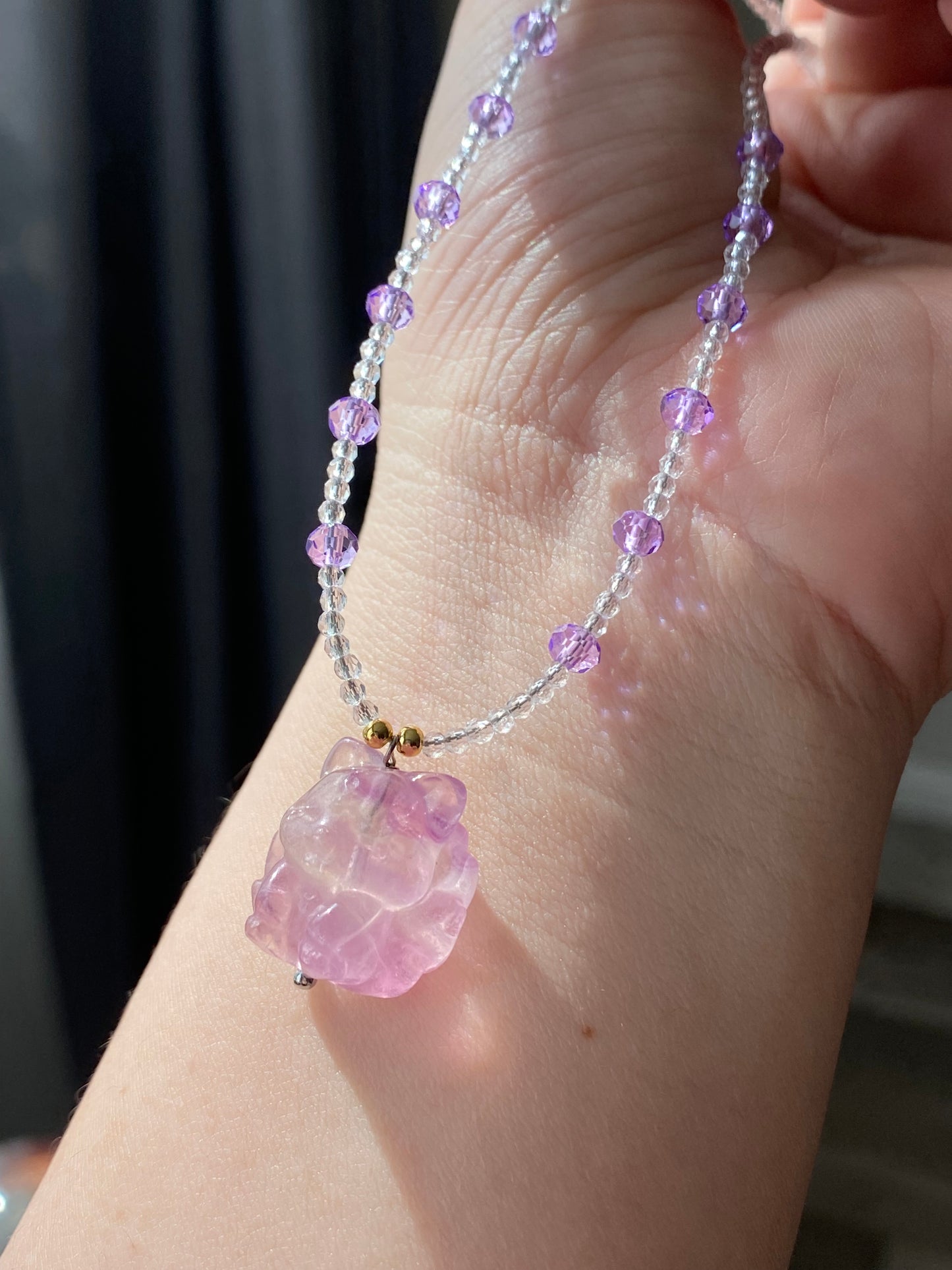 Fluorite Nine-Tailed Fox Carving Necklace | Fluorite Crystal Healing Pendant |九尾狐 |きゅうびのきつね Emotional Balance and Stress Relief