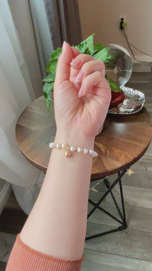 14k pearls bracelet with a cute bell，adjustable length