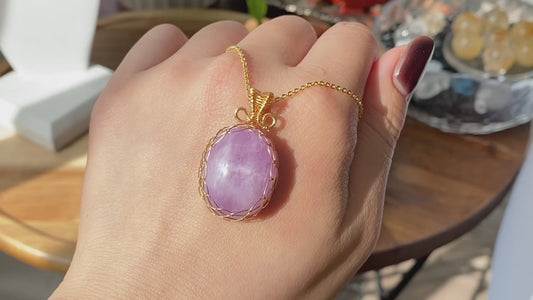 Top Grade Natural Raw Cat eyes illuminate Fire Lilac Purple Kunzite,Lithium,Spodumene,Oval 14K Wire Pendant Necklace