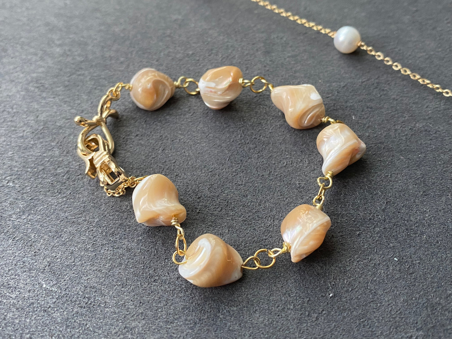 Natural Brown mother of pearls 14K gold Bracelet and Necklace set,it can Link to be long Necklace