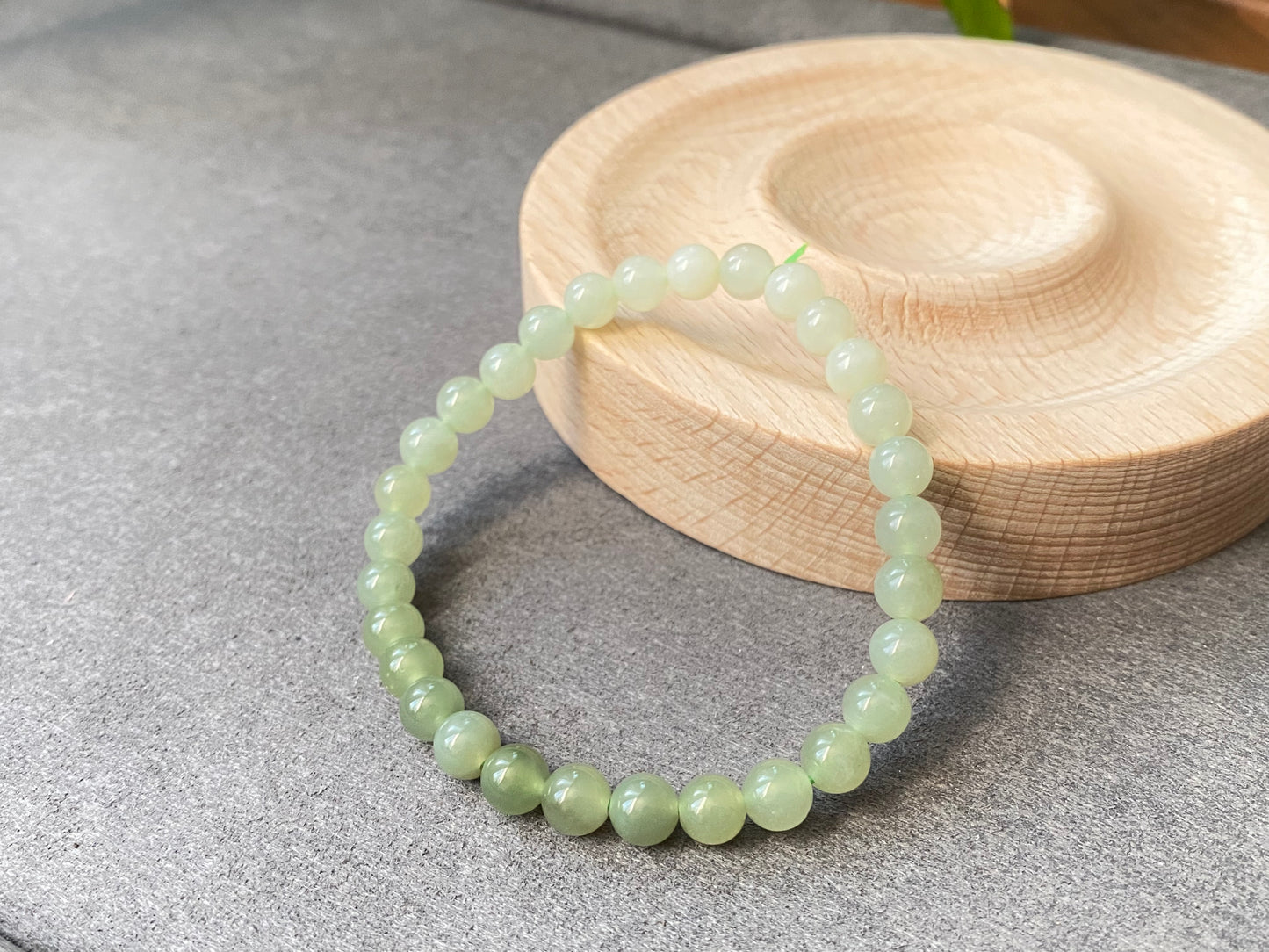 Rare Good Grade  Nephrite Hetian Jade Biyu ,Round Gradient Green Bracelet 6MM