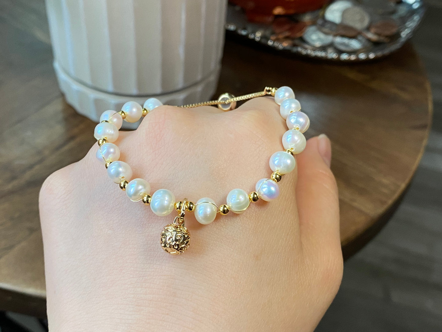 14k pearls bracelet with a cute bell，adjustable length