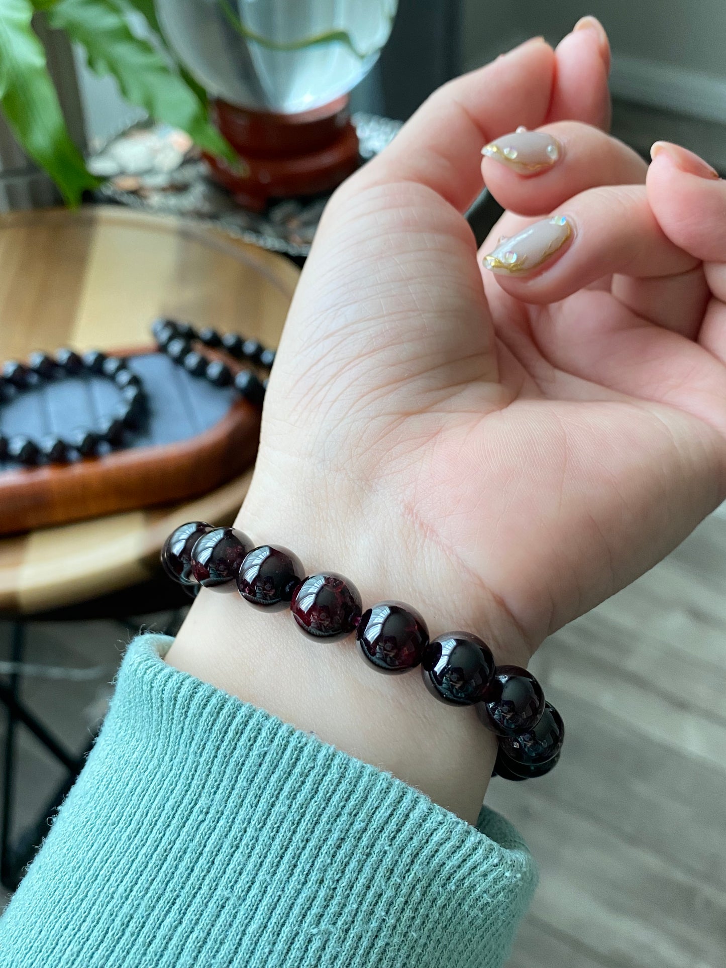 8/9/10/12/13MM Natural Mozambique Garnet Dark Red smooth Round beads bracelet,Chakra Energy Love Energy Attraction