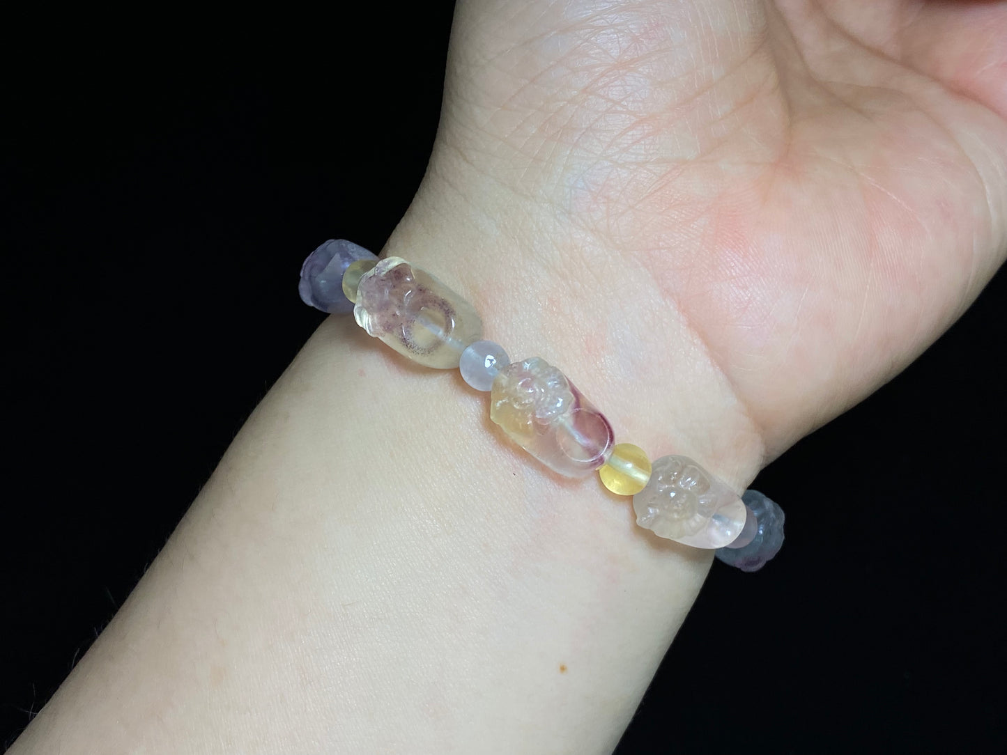 Natual cuty fluorite hand Sculpture  crystal shoes shape bead bracelet