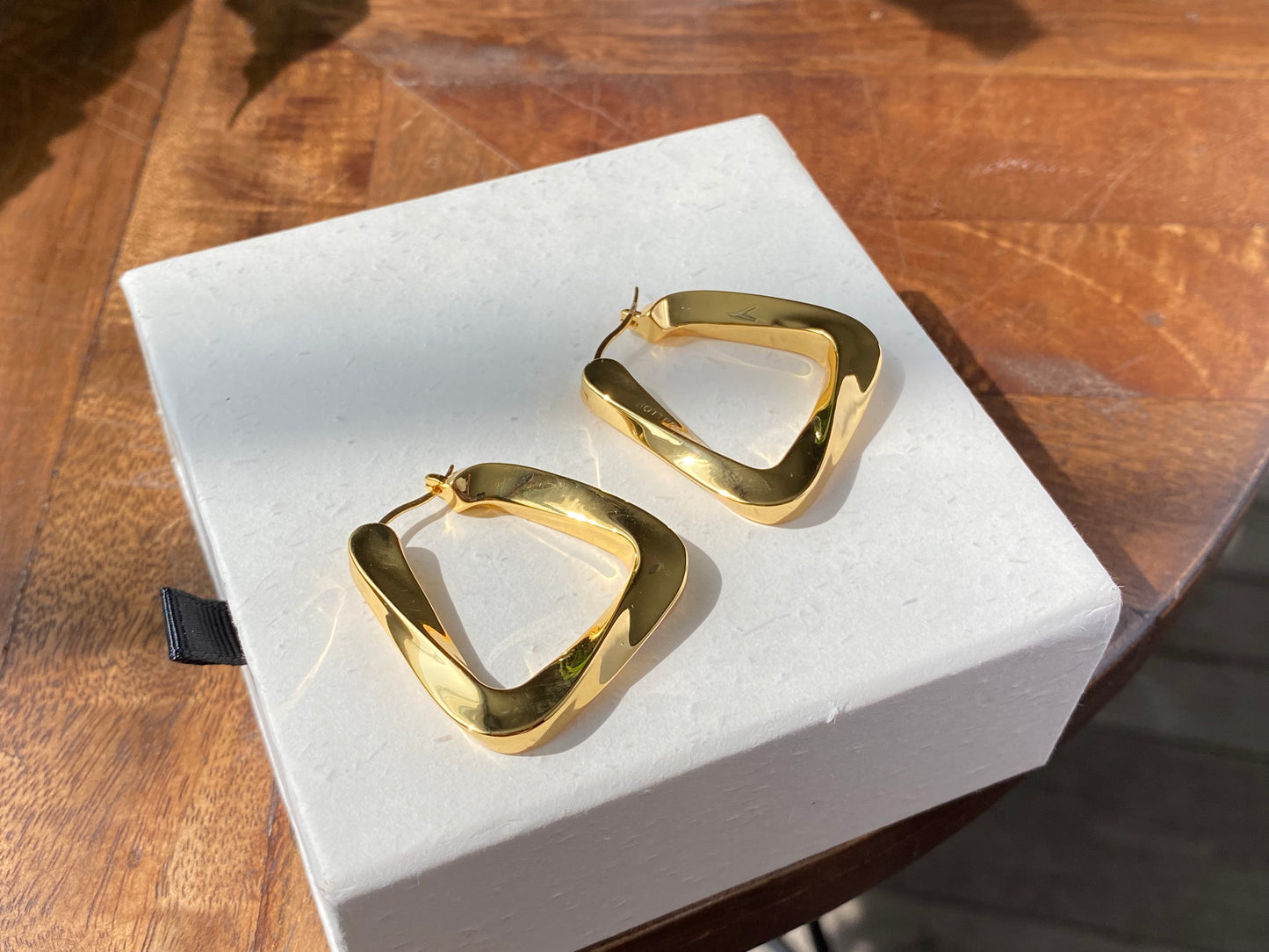 14k gold square twist earring