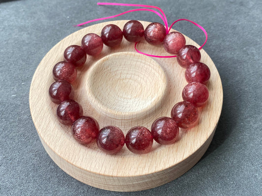 AAAA Natrual Pigeon's Blood strawberry quartz with full shinning seeds round bead bracelet,handmade bracelet 10MM