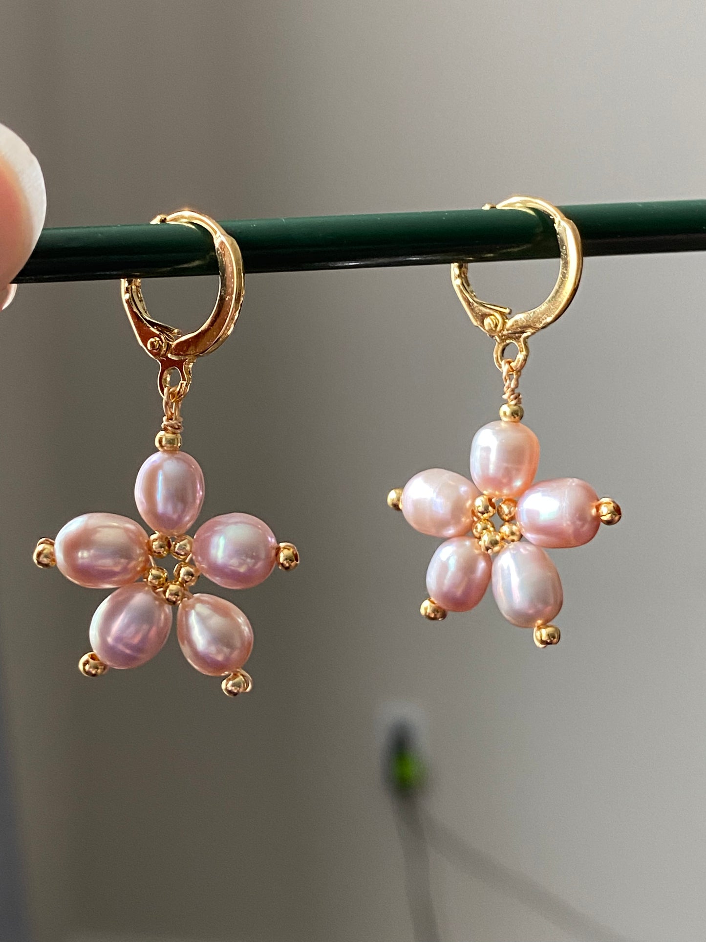 Trendy Natural lovely Freshwater pearls daisy flower shape drop dangle earring，handmade earring, gift for her