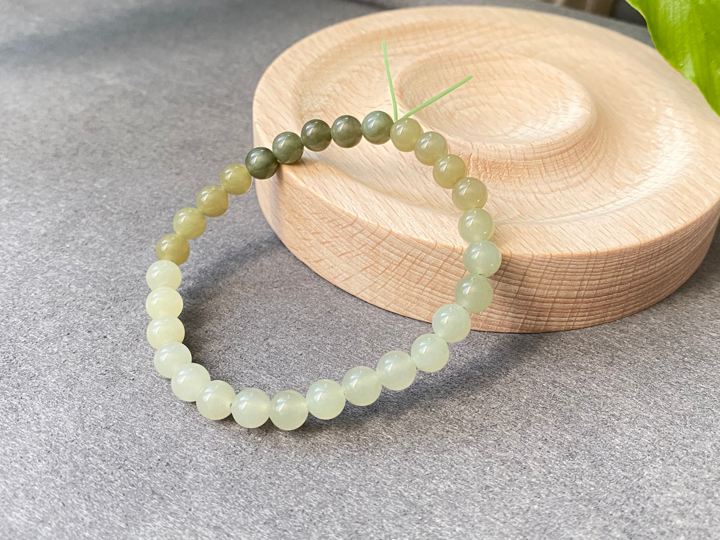 Rare Good Grade  Nephrite Hetian Jade Biyu ,Round Gradient Green Bracelet 6MM