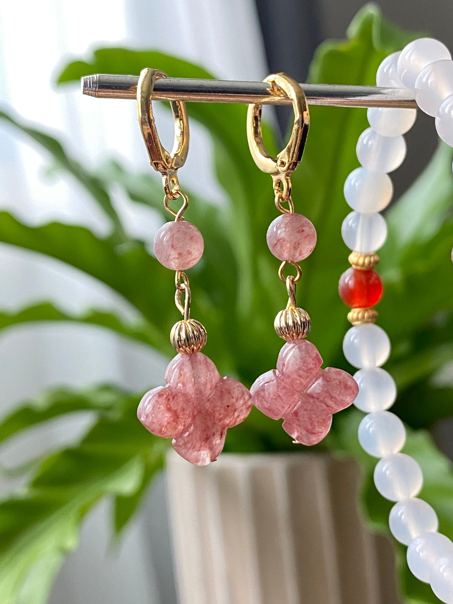 Natural four leaf clover Strawberry Quartz and Nanhong white agate Hanfu bracelet earring set