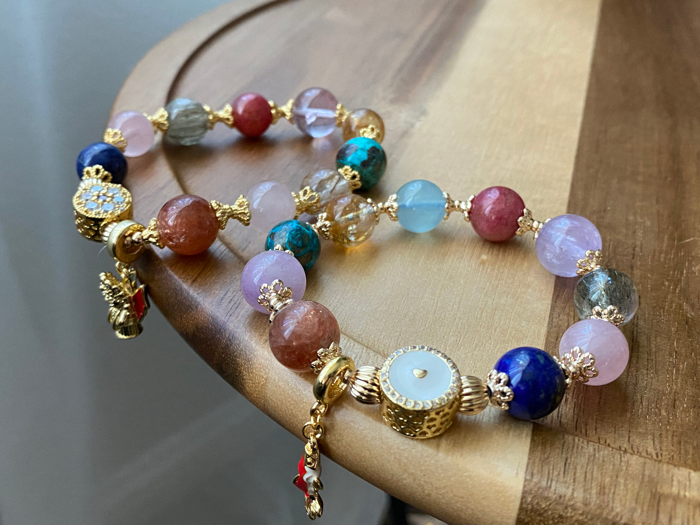 sunstone，rose quartz，Blonde crystal，Turquoise ，Amethyst，Rhodonite，Black Rutilated ，Lapis Lazuli，aquamarine all in one bracelet