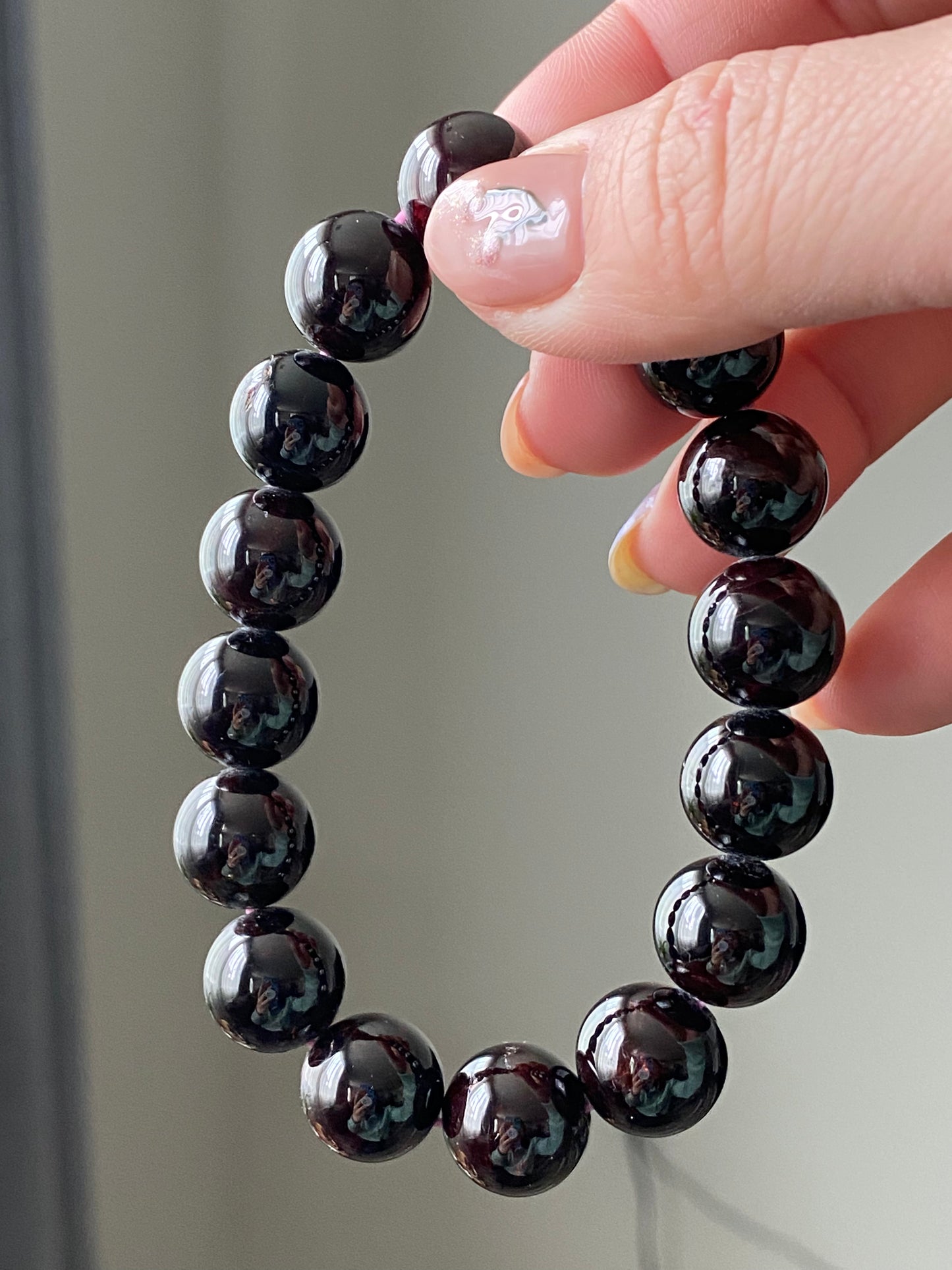 8/9/10/12/13MM Natural Mozambique Garnet Dark Red smooth Round beads bracelet,Chakra Energy Love Energy Attraction