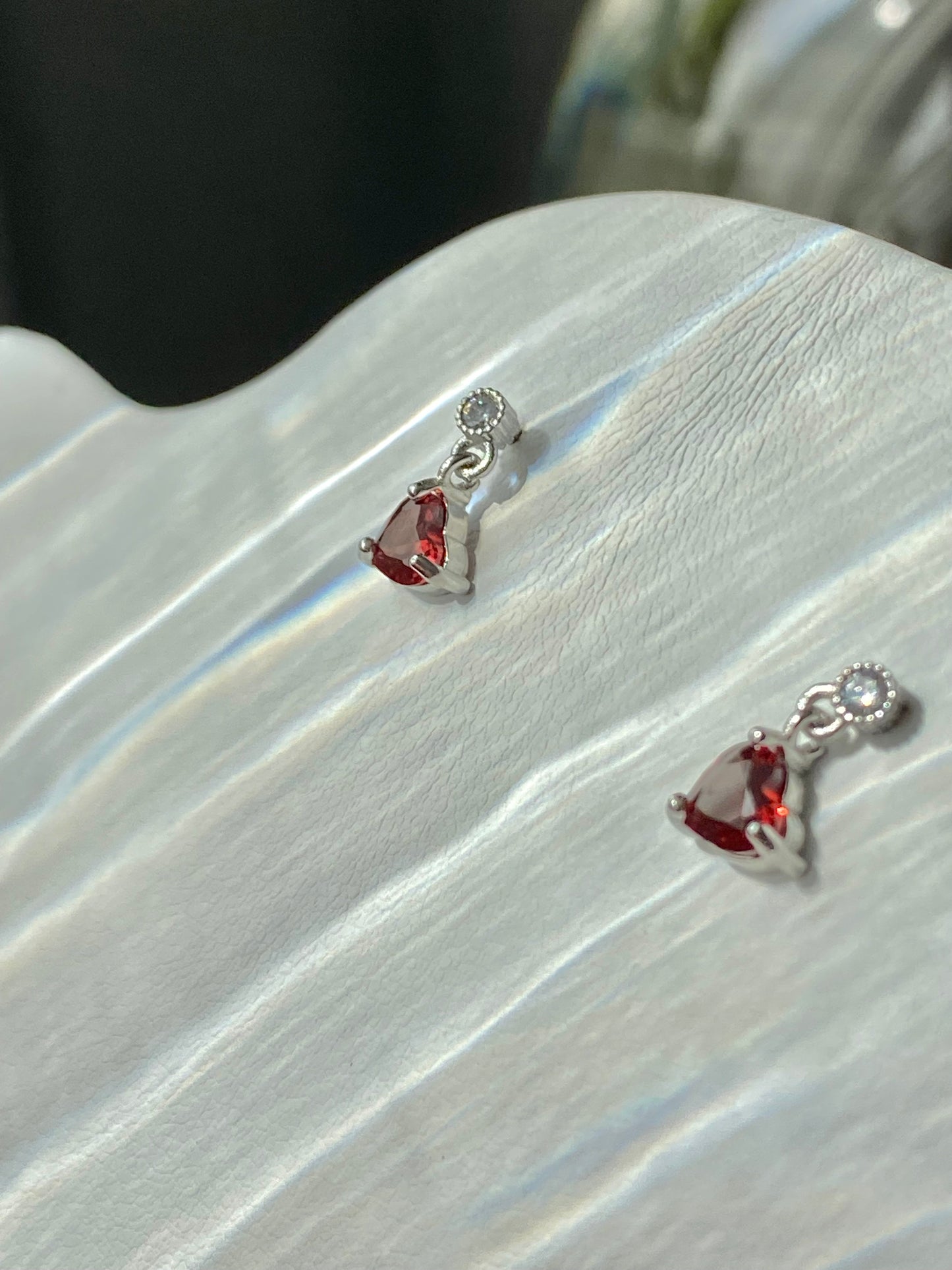 you are the love one heart shape garnet dangle drop earring