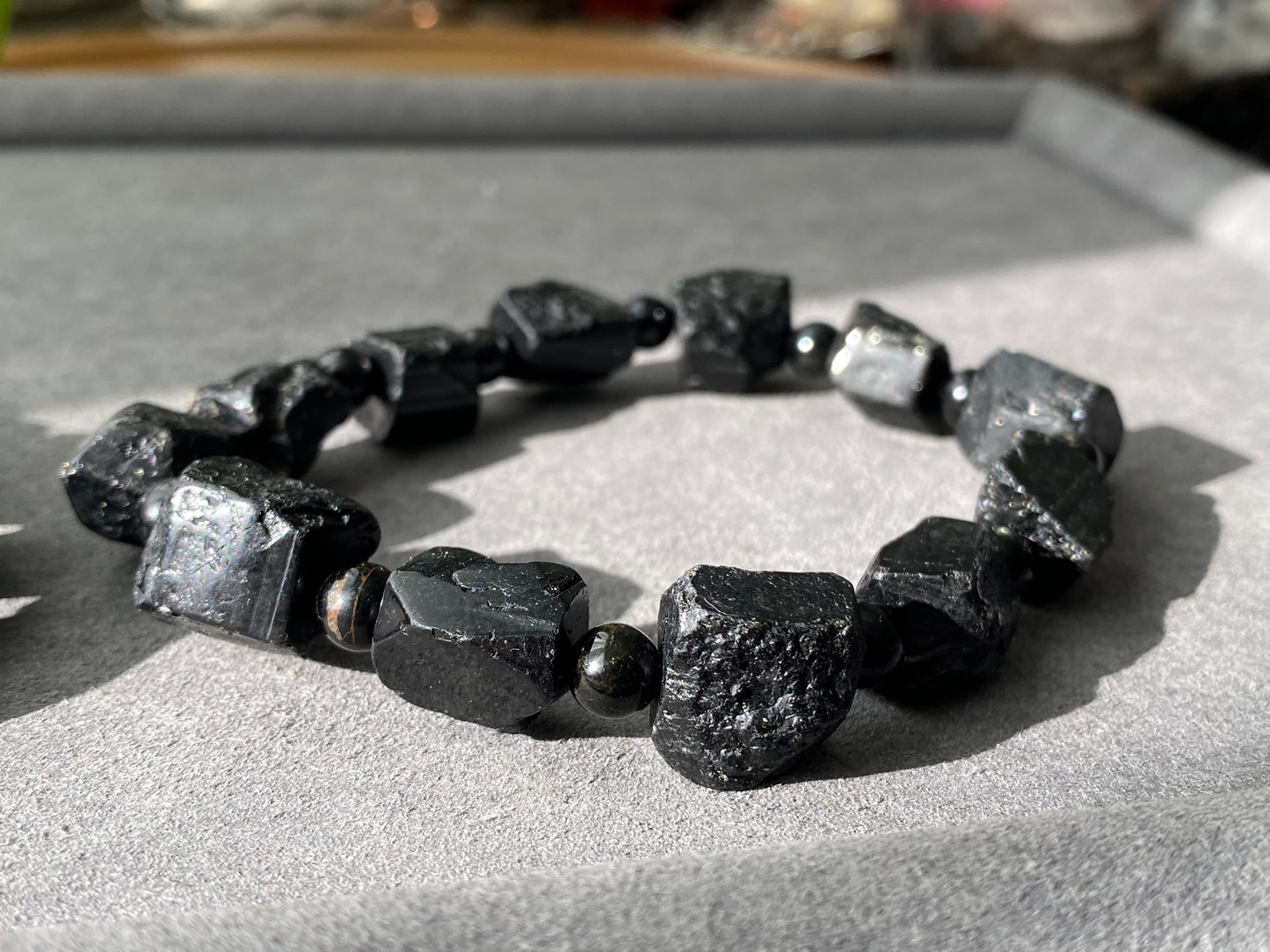 Natural Raw Protection Black Tourmaline Crystals,Meditation Stones,Yoga Crystals Raw Healing Stones Bead Bracelet