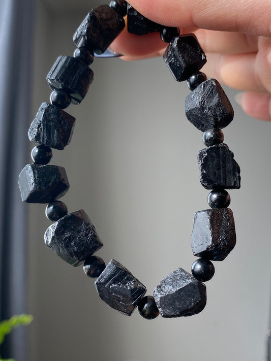 Natural Raw Protection Black Tourmaline Crystals,Meditation Stones,Yoga Crystals Raw Healing Stones Bead Bracelet