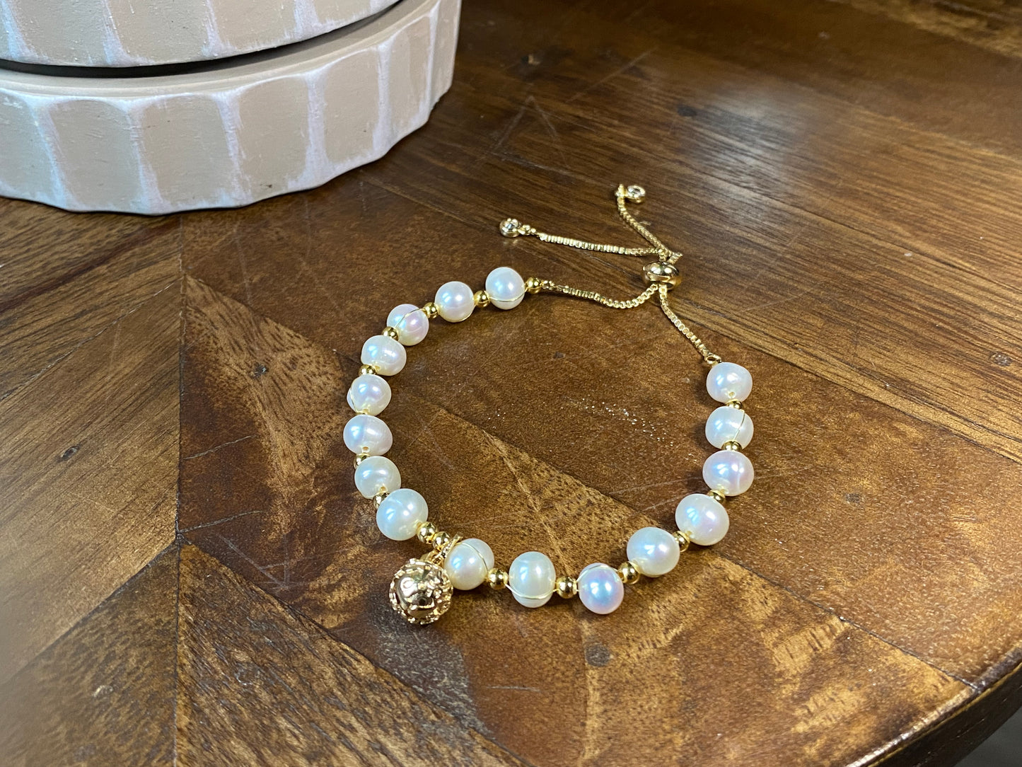 14k pearls bracelet with a cute bell，adjustable length