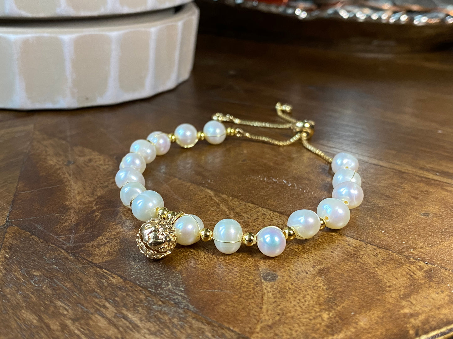 14k pearls bracelet with a cute bell，adjustable length